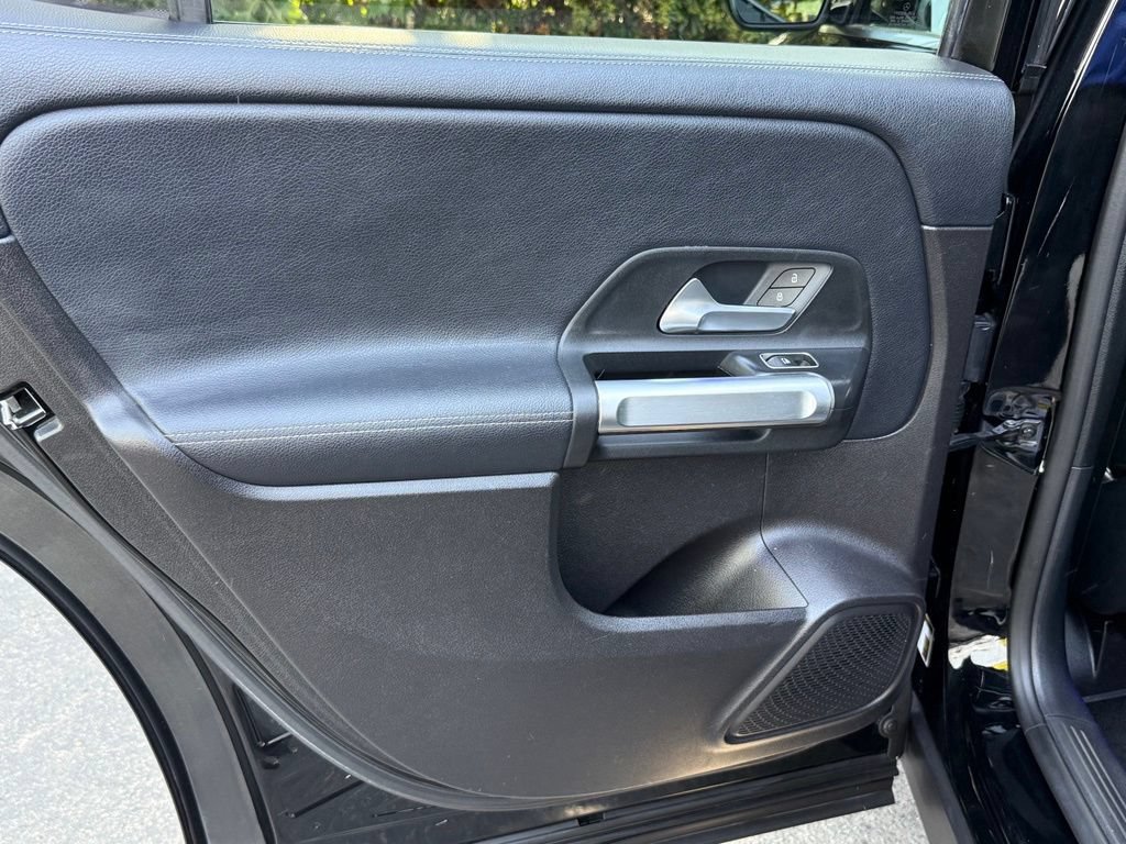 Used 2021 Mercedes-Benz GLB 250 w/ Premium Package image 22