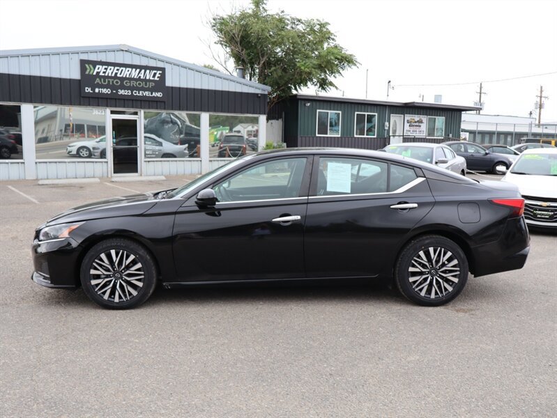 Used 2023 Nissan Altima 2.5 SV FWD image 4