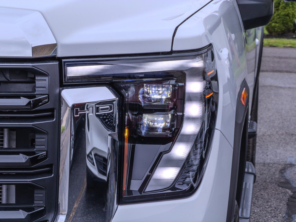 Used 2024 GMC Sierra 3500 Pro w/ 1SA Pro Safety Plus Package AWD/4WD image 5