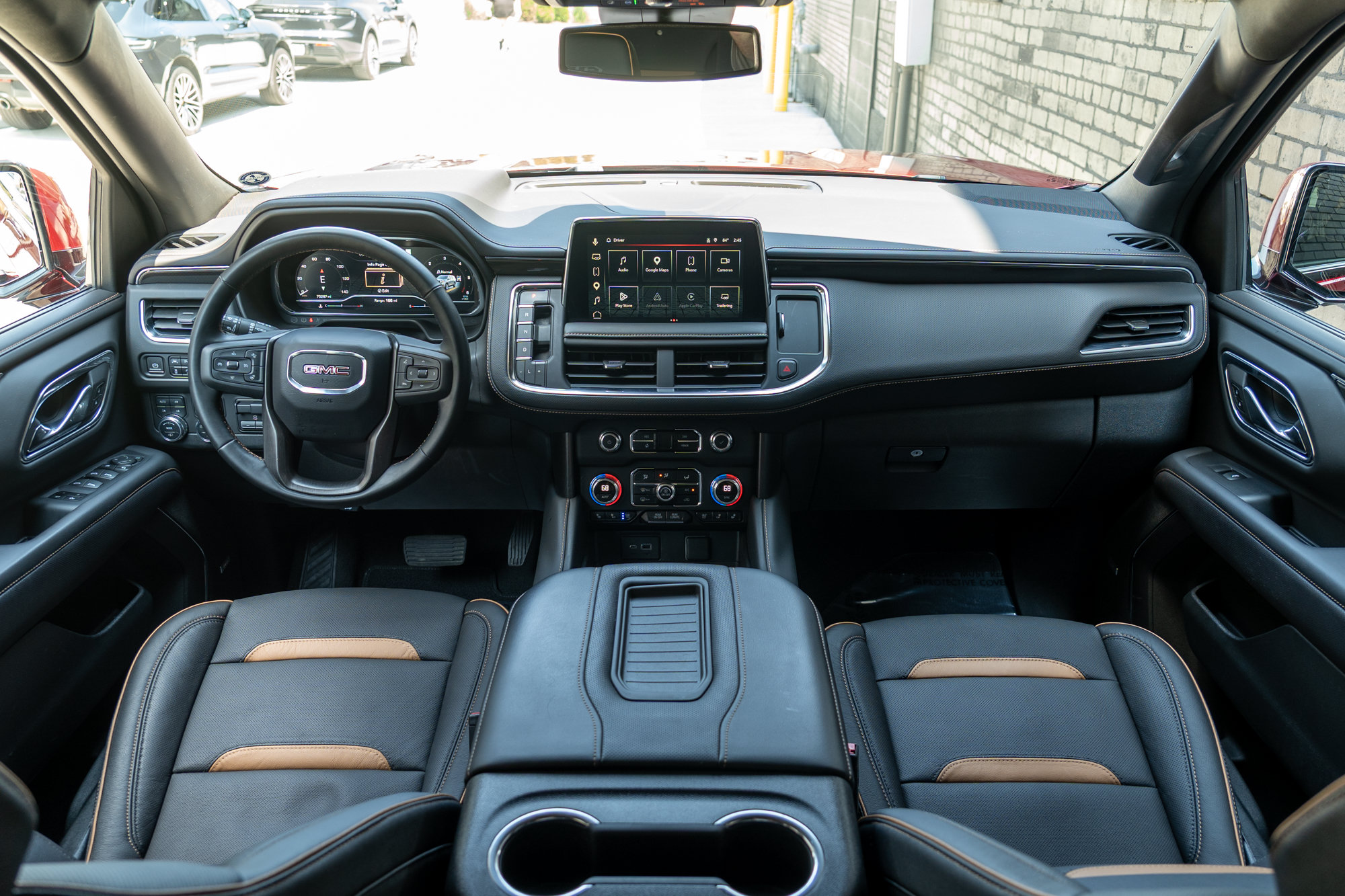 Used 2023 GMC Yukon AT4 w/ AT4 Premium Plus Package AWD/4WD image 15