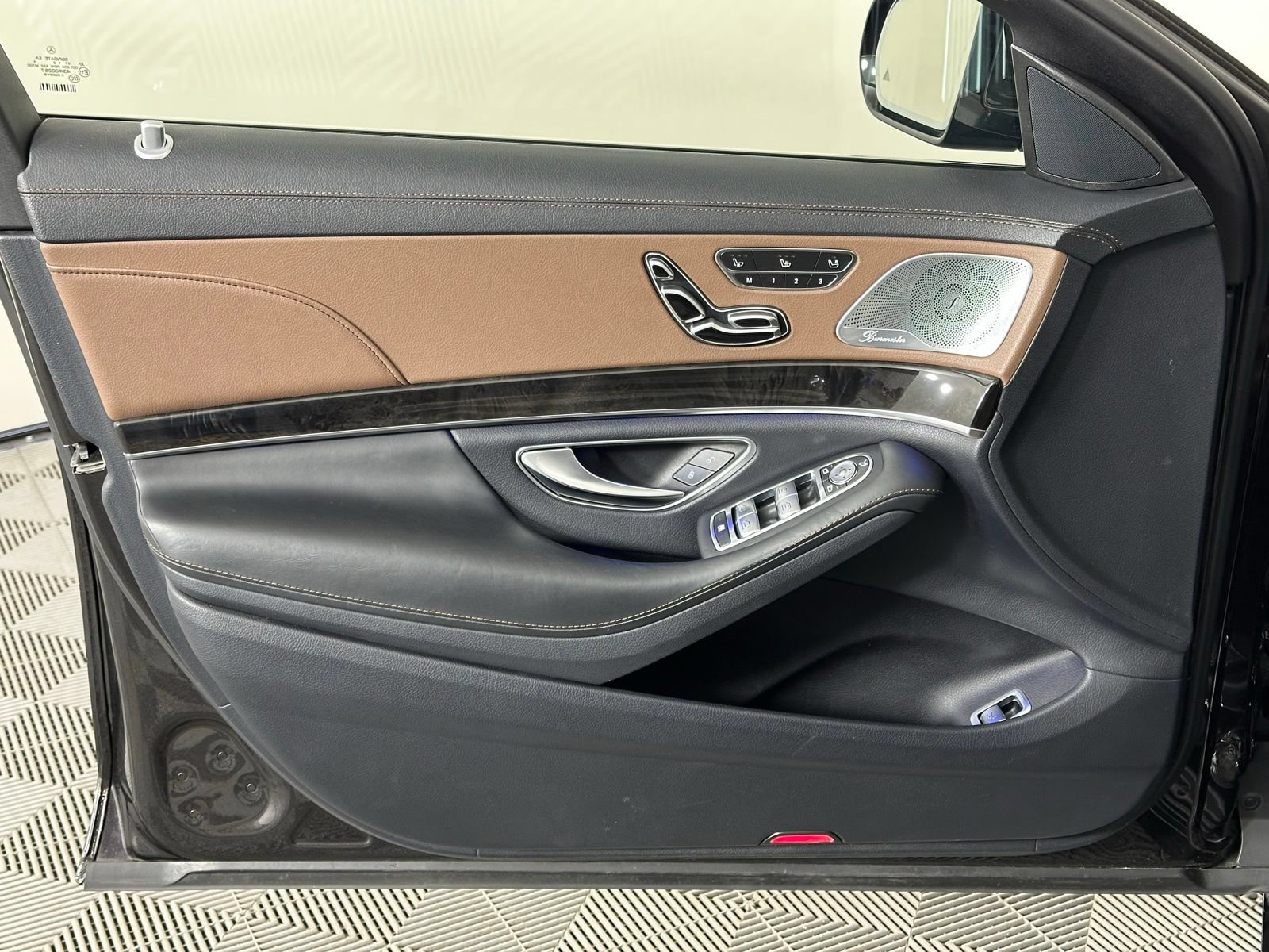 Used 2014 Mercedes-Benz S 550 Sedan w/ Edition 1 Package image 36