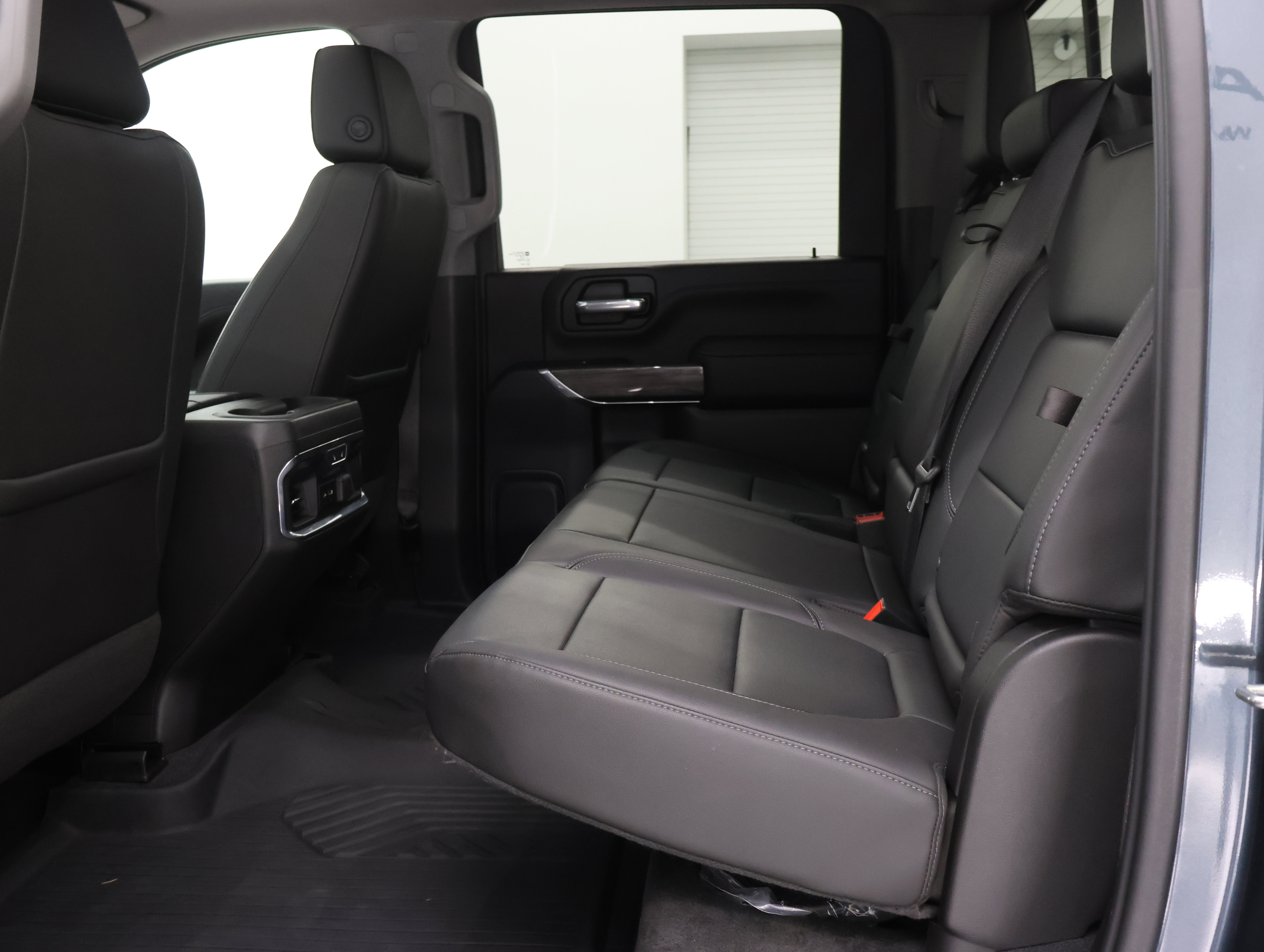 Used 2020 Chevrolet Silverado 2500 LTZ w/ LTZ Premium Package AWD/4WD image 9