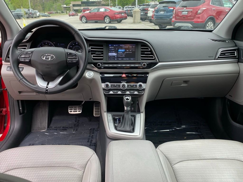Used 2020 Hyundai Elantra Limited image 28