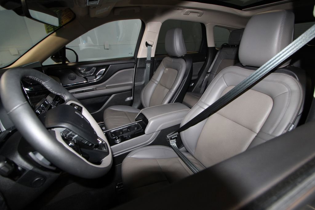 Used 2024 Lincoln Corsair Grand Touring w/ Equipment Group 301A image 4