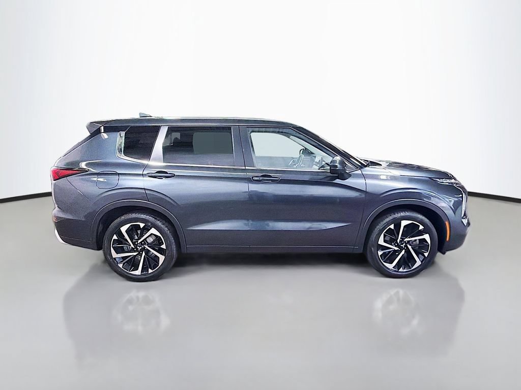 Used 2024 Mitsubishi Outlander SE AWD/4WD image 10