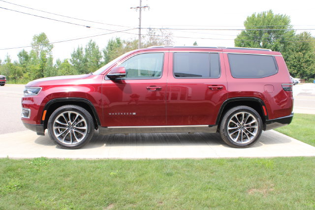 Used 2022 Jeep Wagoneer Series III w/ Premium Group I AWD/4WD image 35