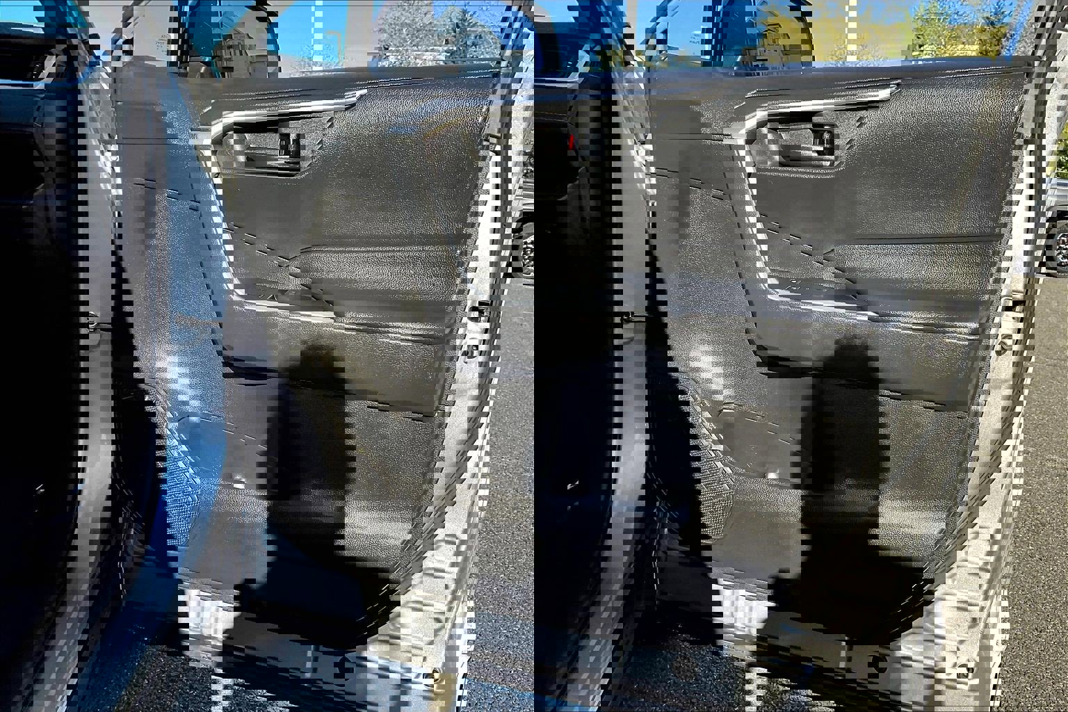 Used 2024 Toyota RAV4 LE image 22