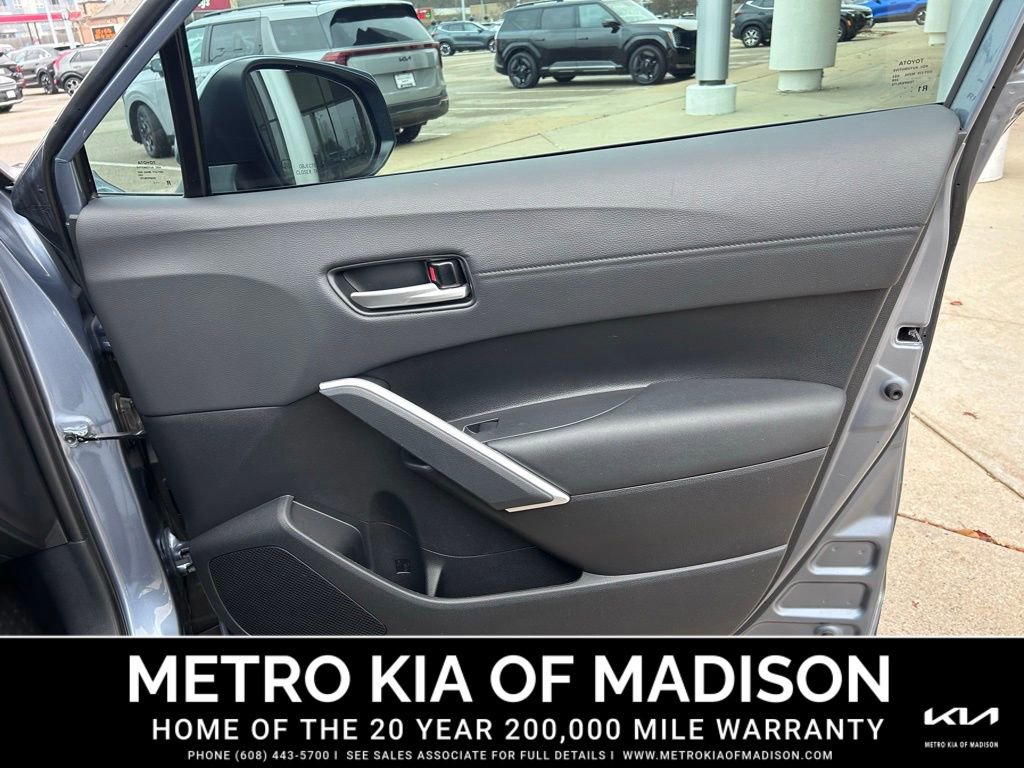 Used 2023 Toyota Corolla Cross XLE image 42