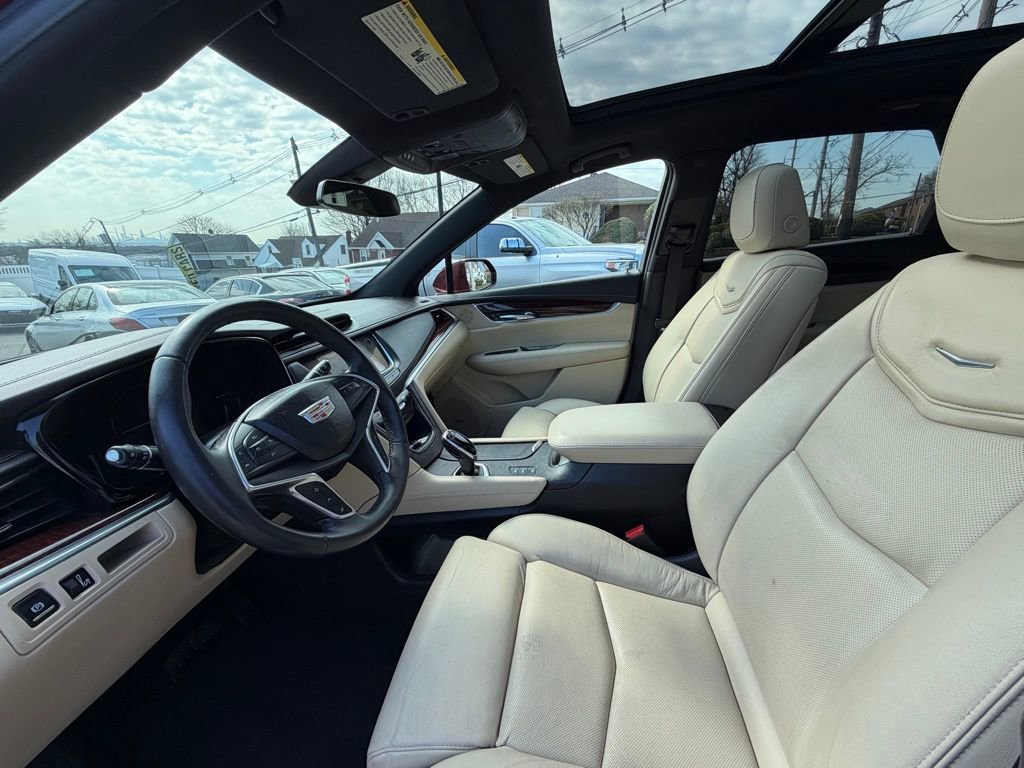 Used 2017 Cadillac XT5 Luxury w/ Driver Awareness Package image 10