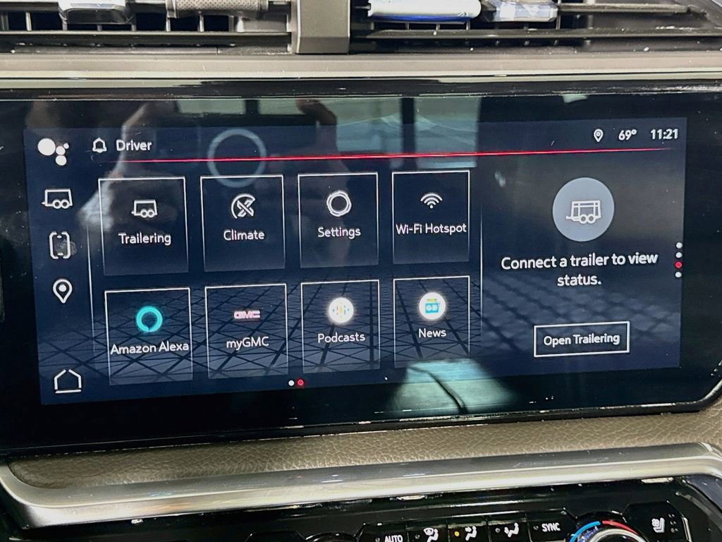Used 2023 GMC Sierra 1500 Denali w/ Technology Package AWD/4WD image 43