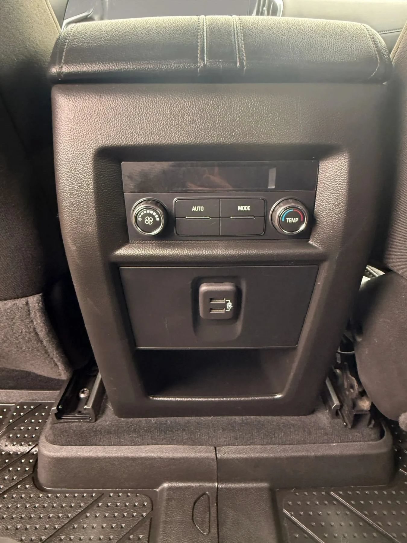 Used 2023 Chevrolet Traverse LT w/ Rear Camera Mirror Package AWD/4WD image 29