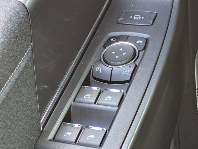 Used 2025 Ford F150 Lariat w/ Equipment Group 501A Mid image 24