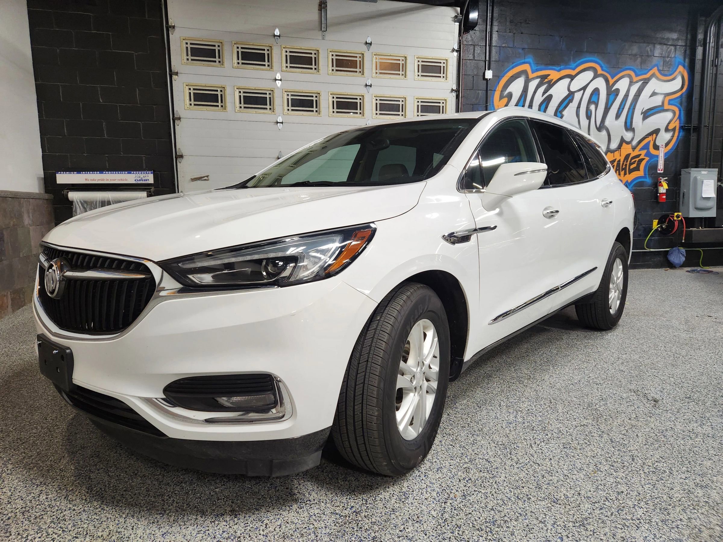Used 2019 Buick Enclave Essence image 8