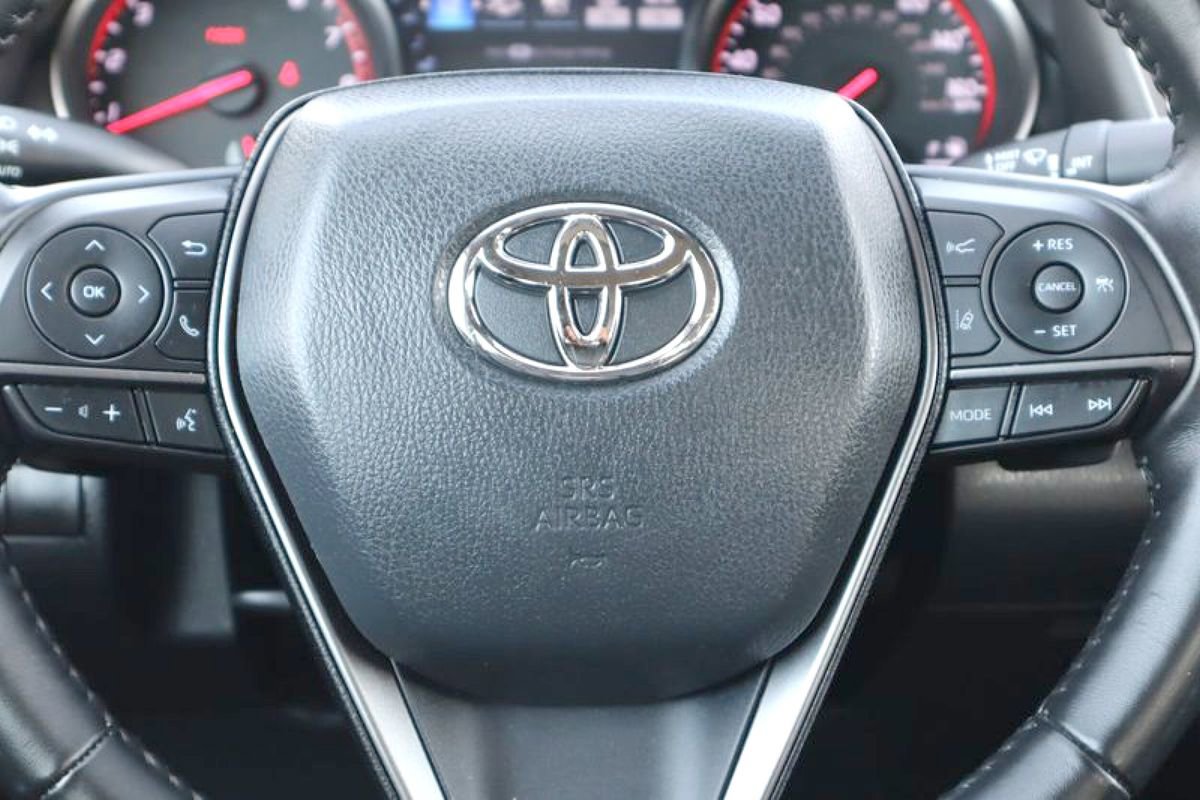 Used 2021 Toyota Camry XSE image 26