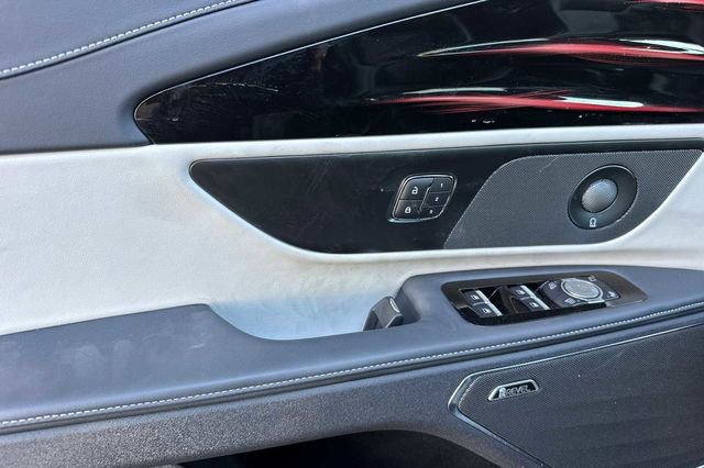 Used 2024 Lincoln Nautilus Premier w/ Equipment Group 102A image 10