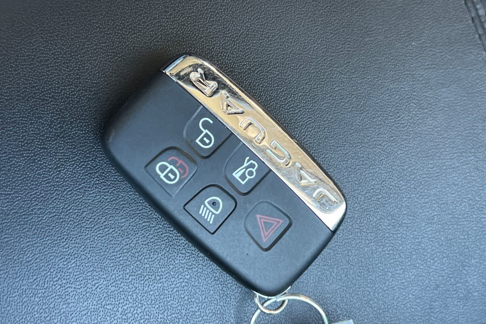 Used 2020 Jaguar F-TYPE Convertible RWD image 27