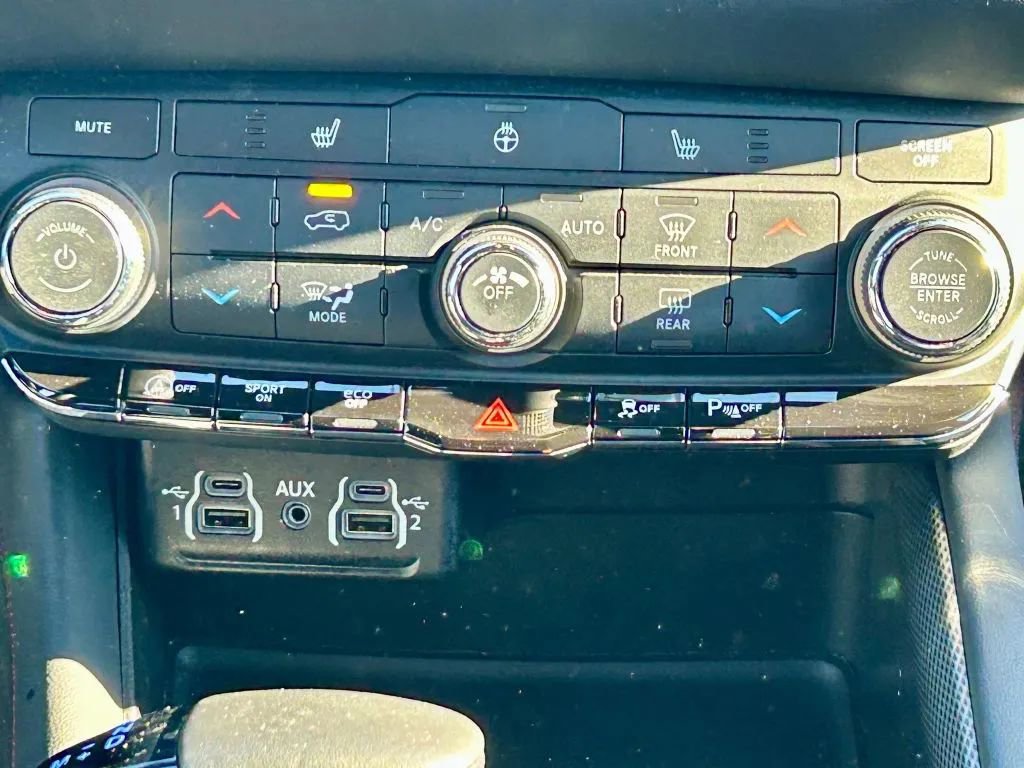 Used 2025 Dodge Durango GT image 25