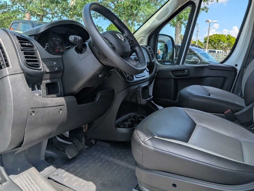 Used 2025 RAM ProMaster 2500 w/ Convenience Group FWD image 11