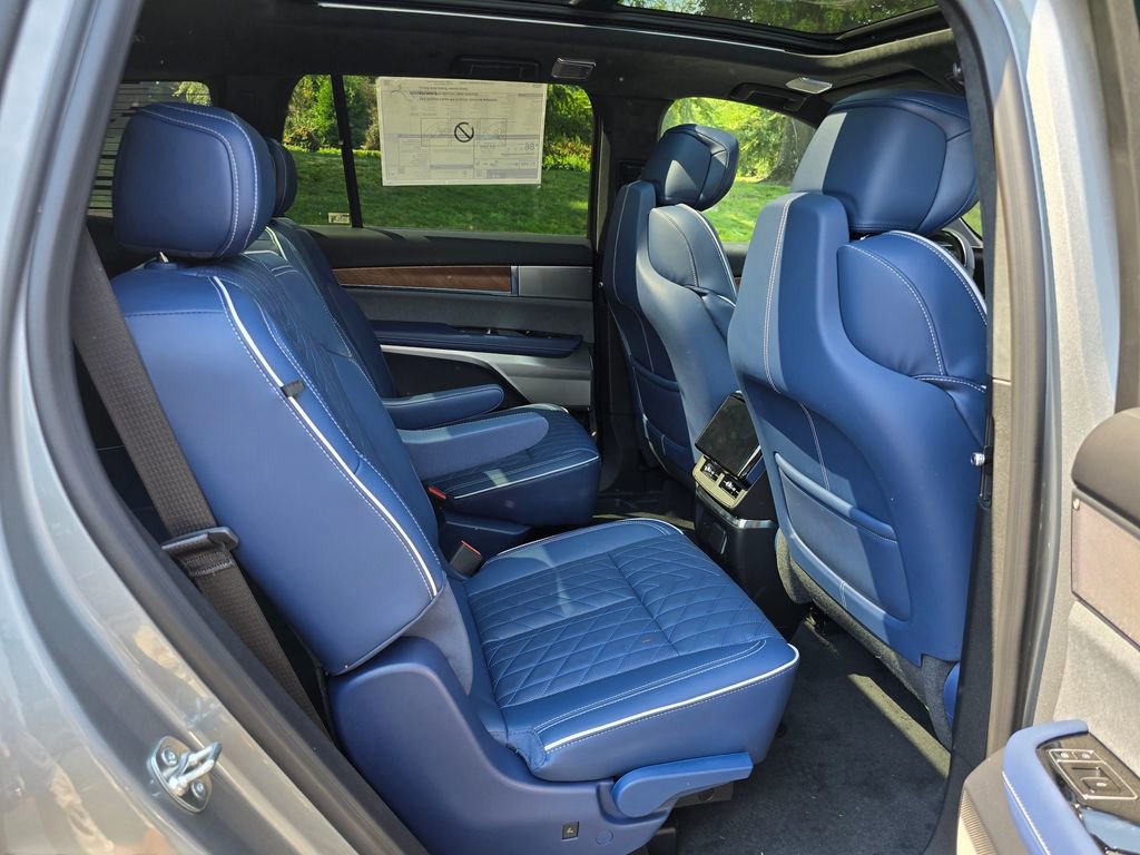 New 2026 Cadillac Vistiq Premium Luxury image 12