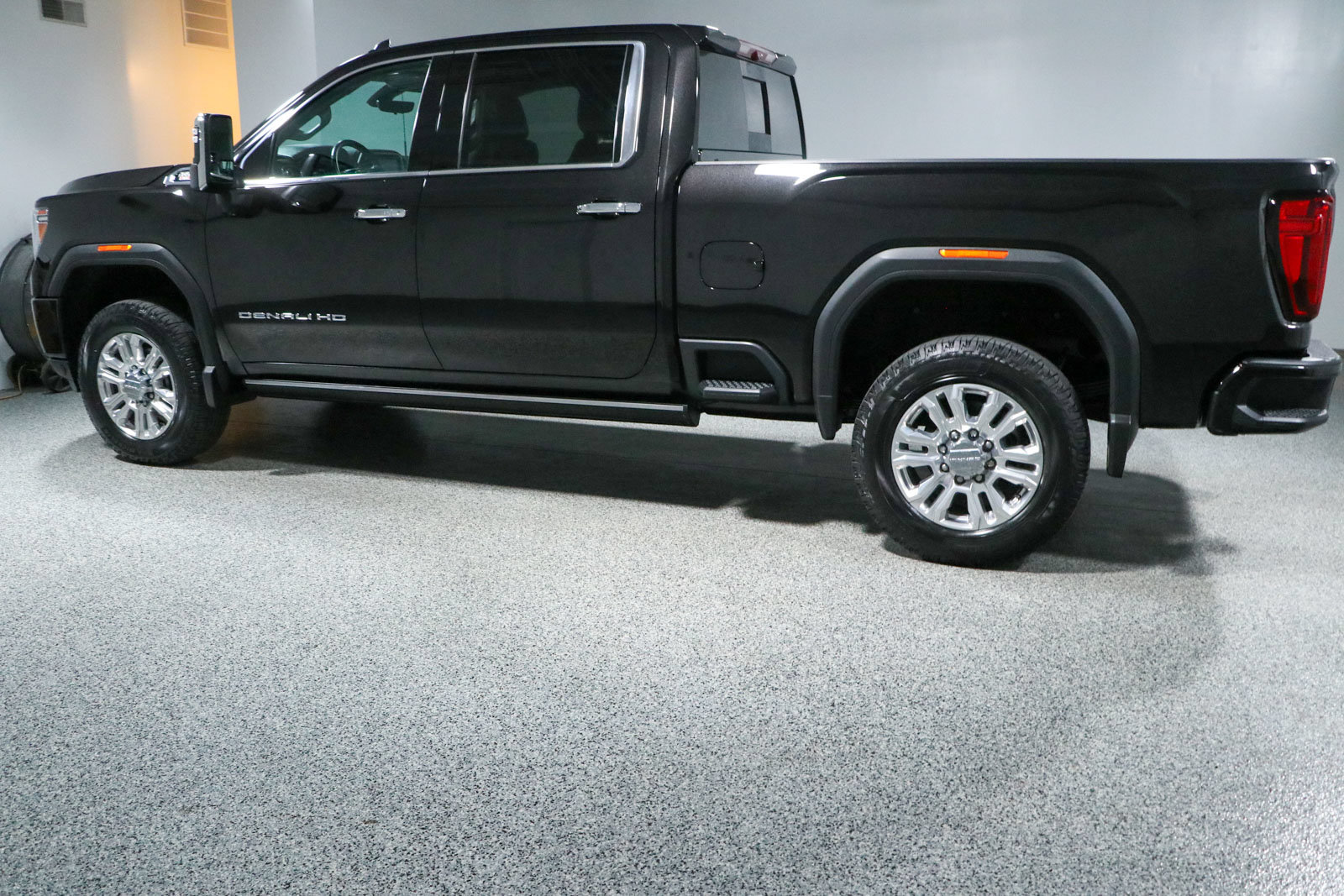 Used 2023 GMC Sierra 2500 Denali w/ Denali Ultimate Package AWD/4WD image 10