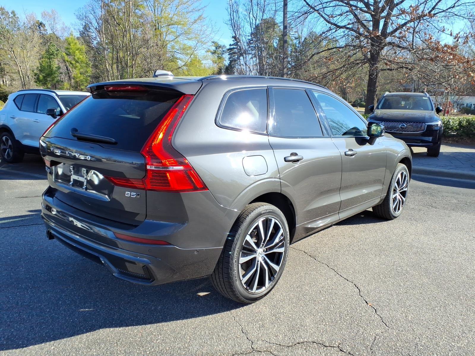Certified 2025 Volvo XC60 B5 Plus AWD/4WD image 3