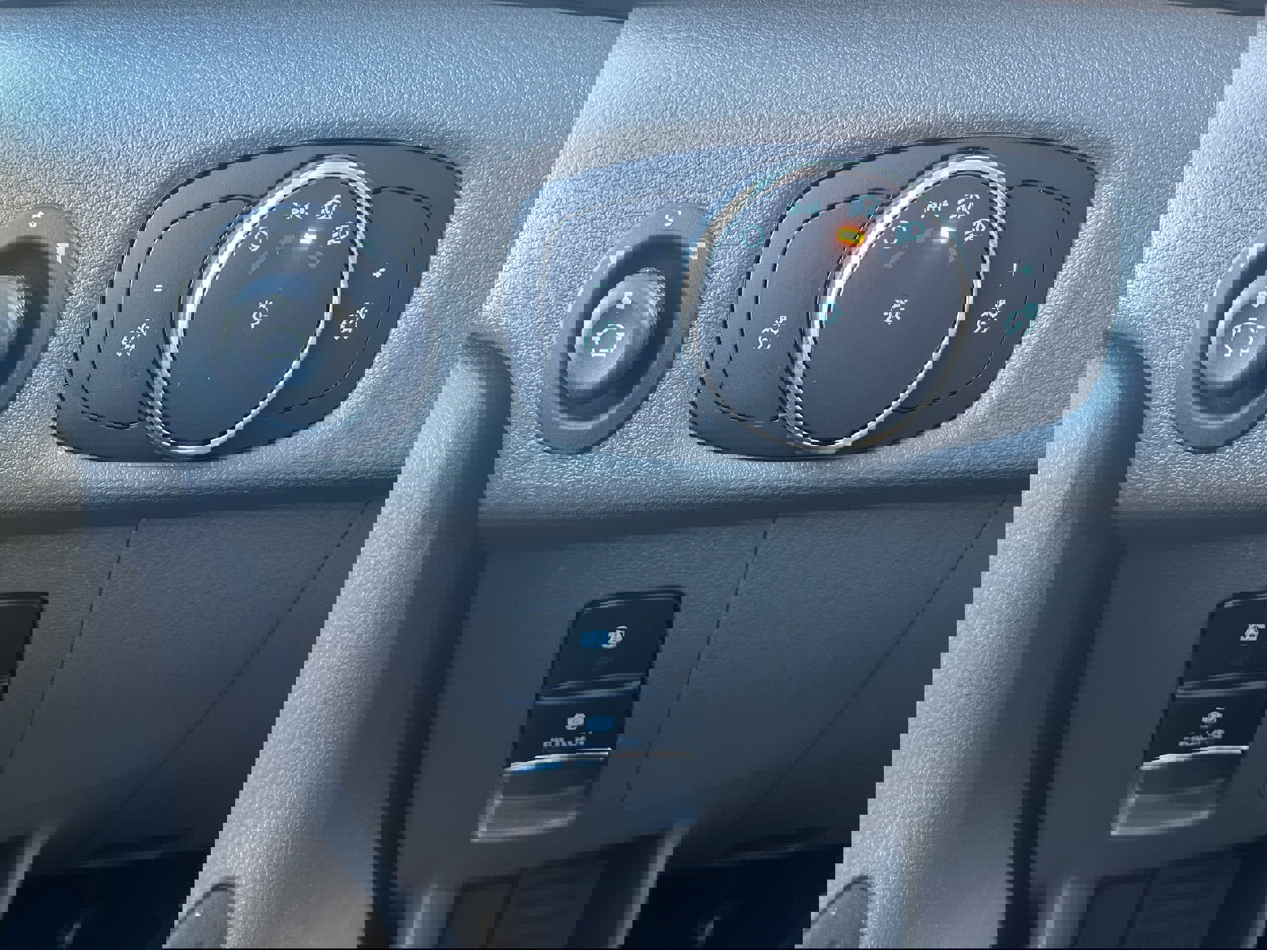 New 2026 Ford Transit 250 148 Medium Roof image 19