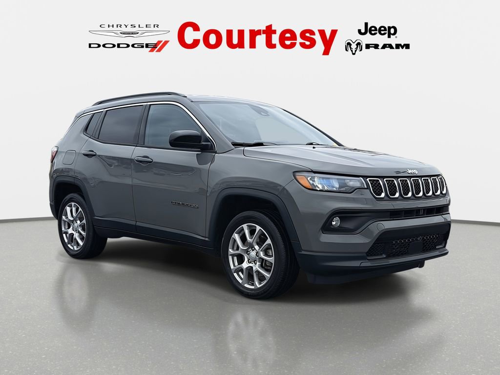 Certified 2023 Jeep Compass Latitude image 1
