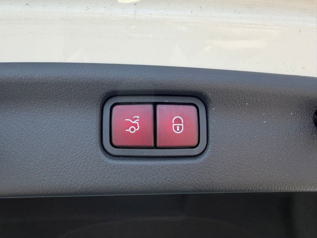 Used 2023 Mercedes-Benz C 300 4MATIC Sedan image 27