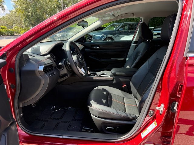 Used 2021 Nissan Altima 2.5 SR FWD image 11