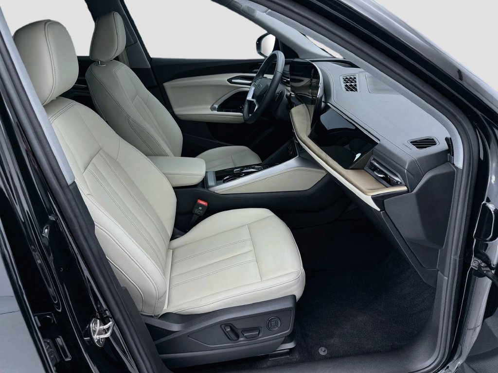 Certified 2025 Audi Q5 Premium w/ Premium Plus AWD/4WD image 19
