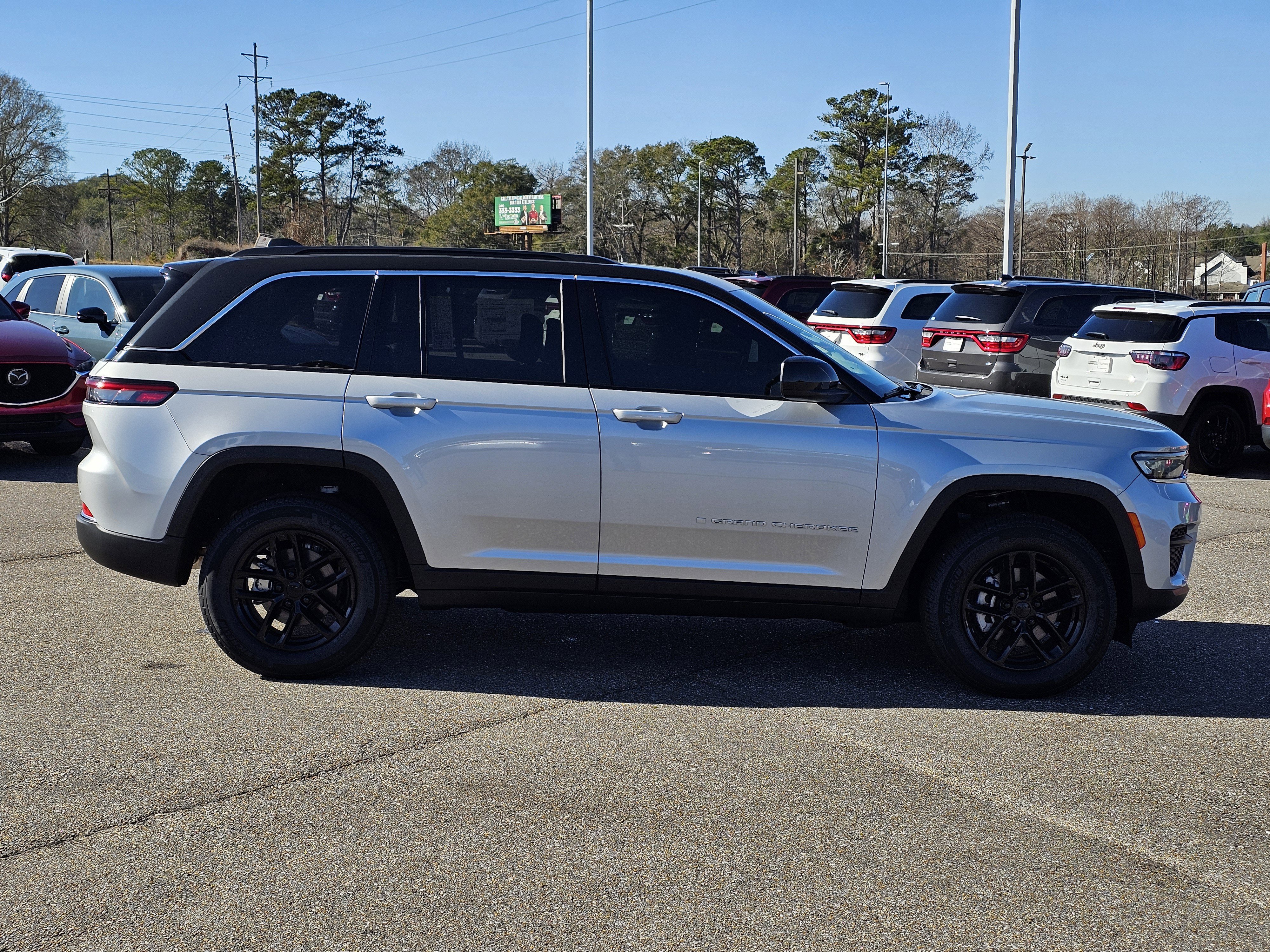 New 2024 Jeep Grand Cherokee Laredo X w/ Luxury Tech Group I image 7