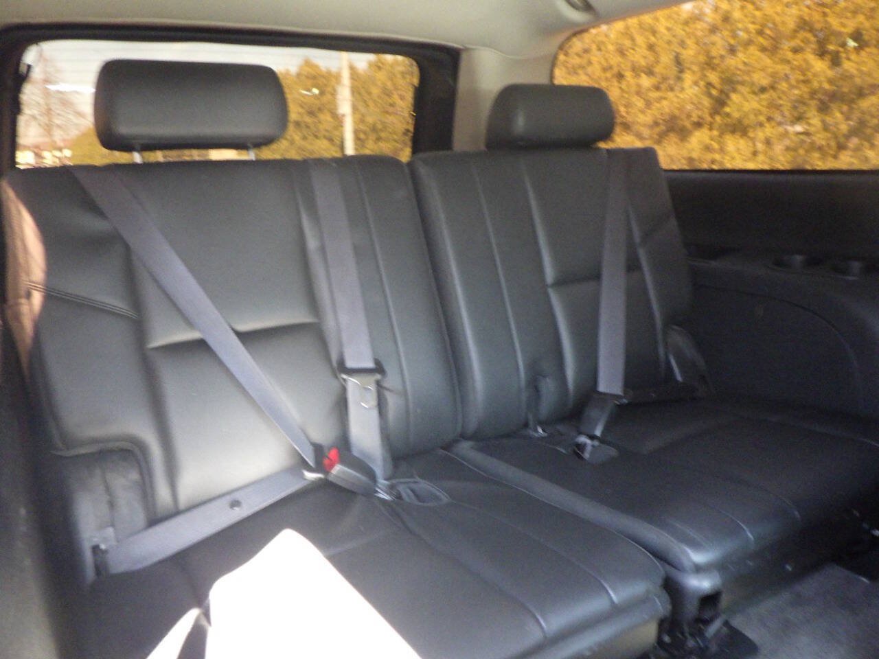 Used 2012 Cadillac Escalade ESV Premium AWD/4WD image 20