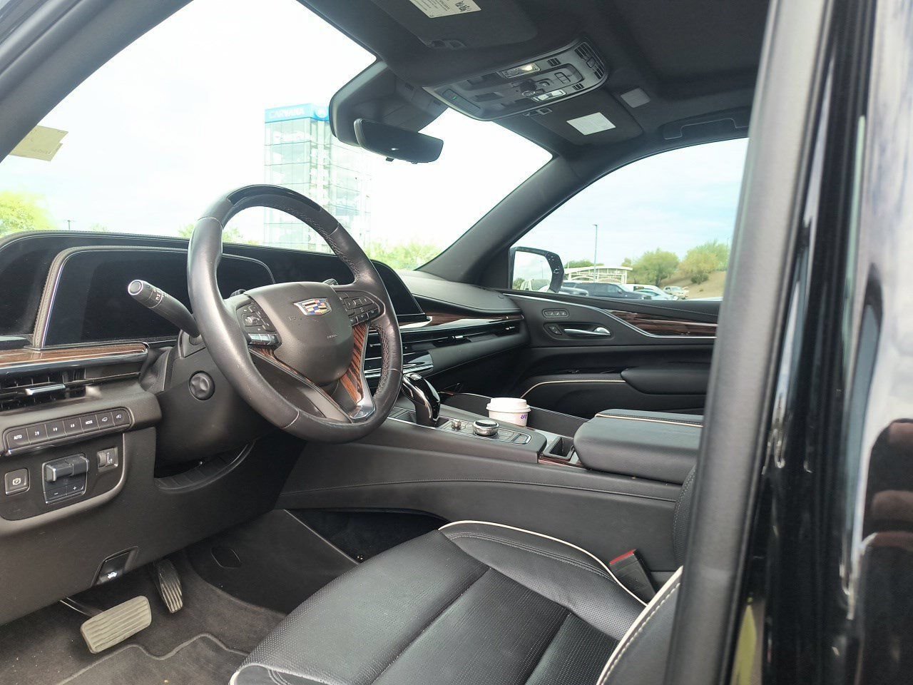 Used 2022 Cadillac Escalade Premium Luxury w/ Performance Package AWD/4WD image 3