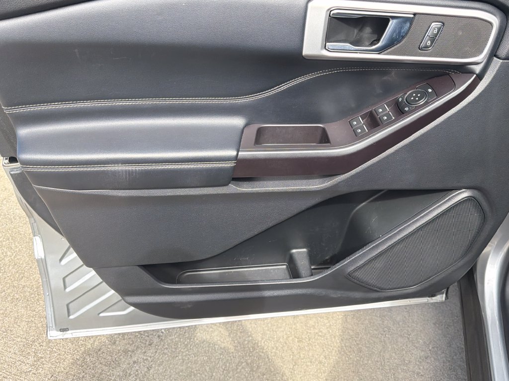 Certified 2020 Ford Explorer XLT w/ Equipment Group 202A RWD image 15