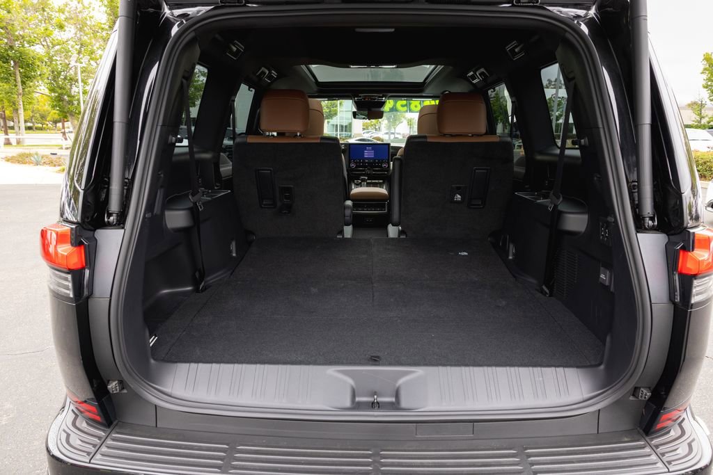 Used 2025 Lexus GX 550 w/ Accessory Package (Z1) AWD/4WD image 8