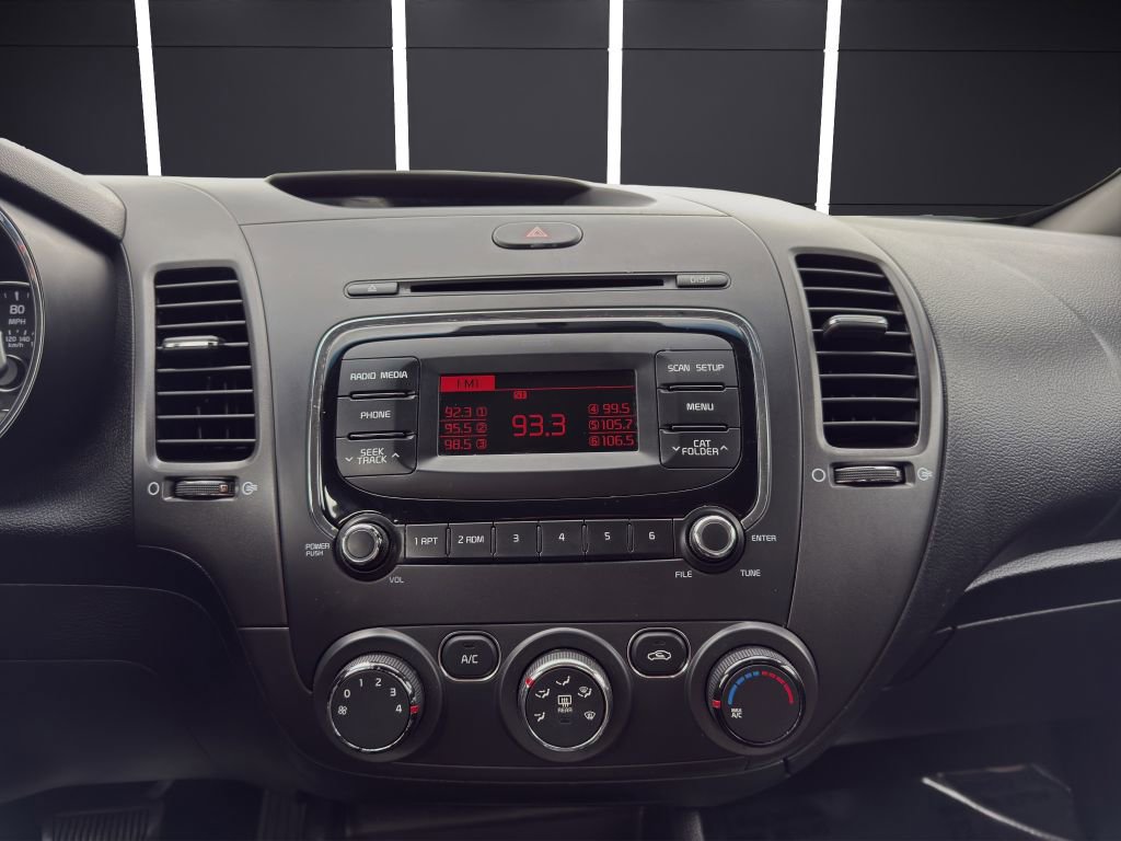 Used 2017 Kia Forte LX image 18