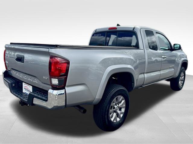 Used 2019 Toyota Tacoma SR5 AWD/4WD image 8