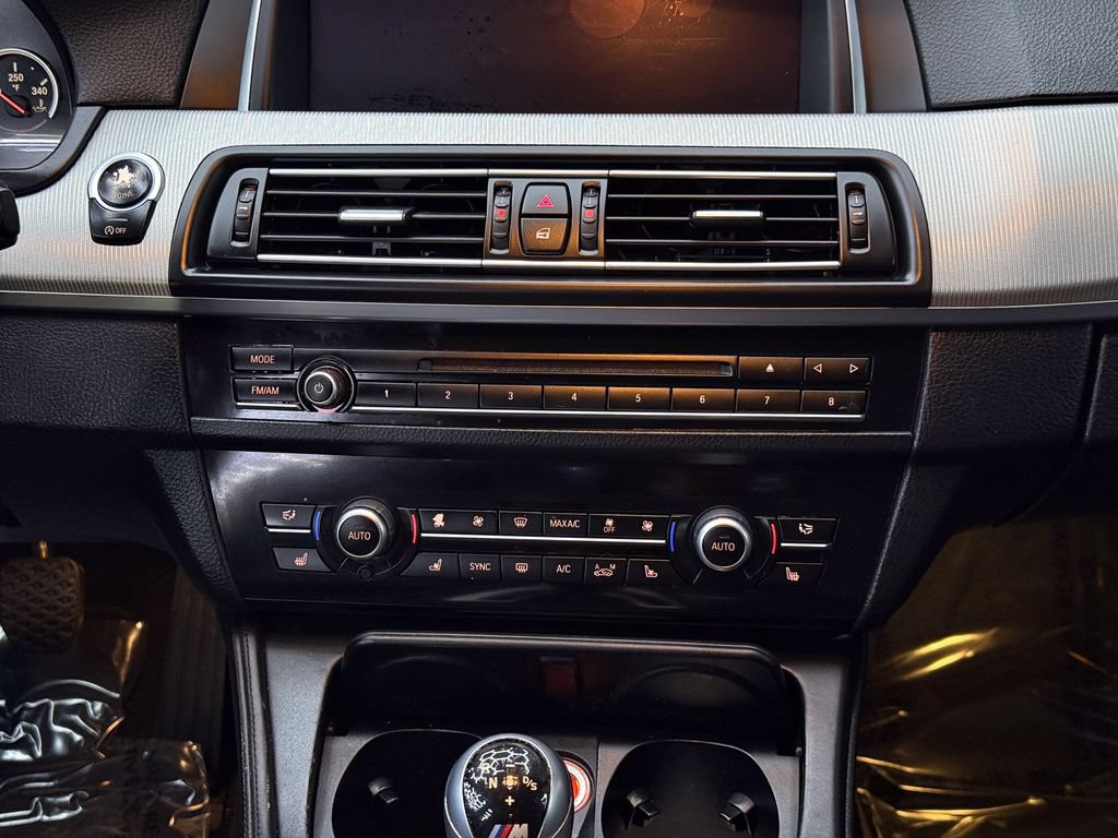 Used 2015 BMW M5 RWD image 22