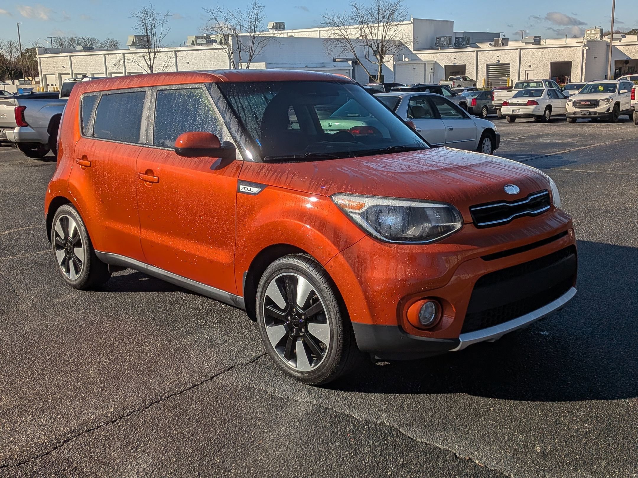 Used 2018 Kia Soul + image 2