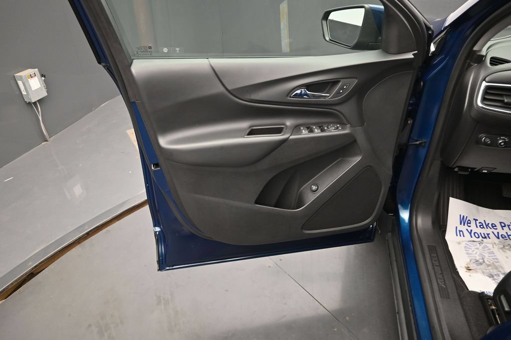 Used 2020 Chevrolet Equinox LT w/ Driver Convenience Package FWD image 20