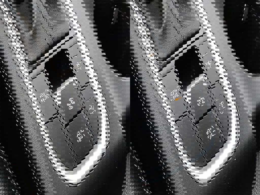 Used 2020 Hyundai Santa Fe SEL w/ Convenience + Premium Package image 25