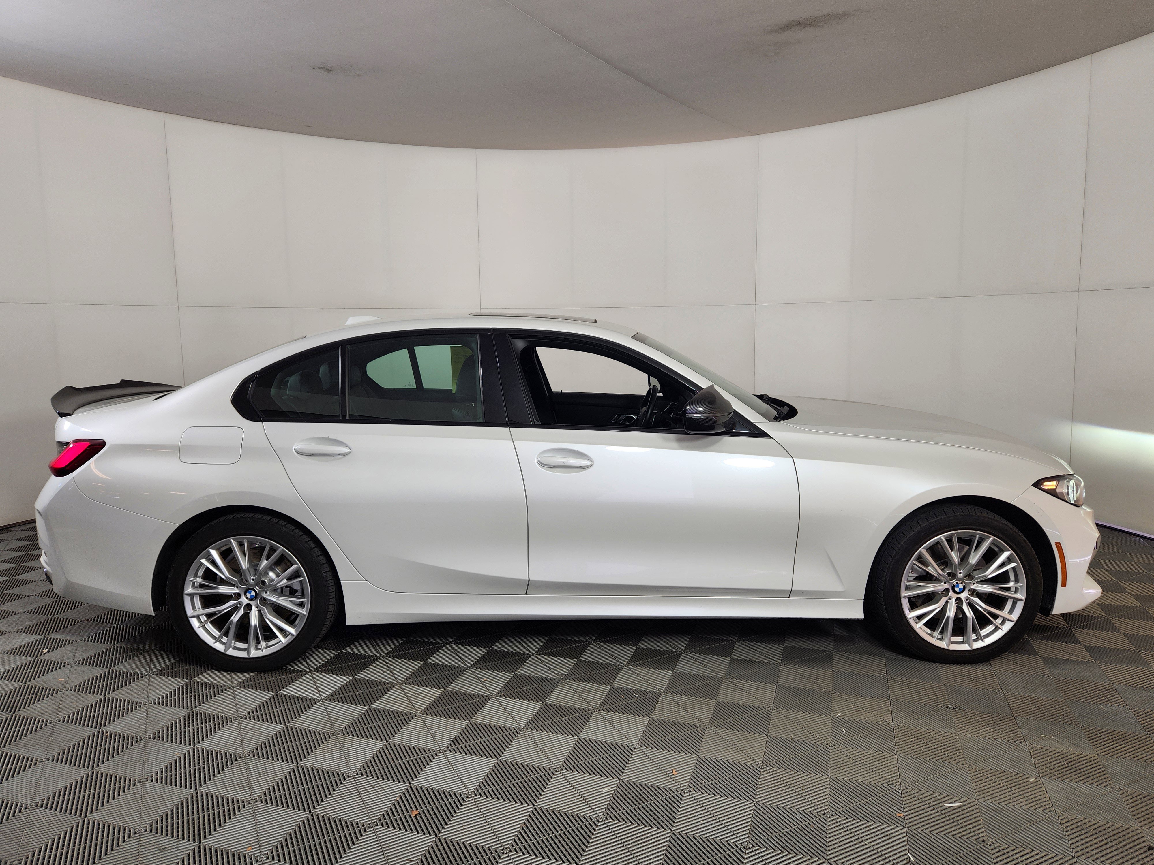 Used 2023 BMW 330i xDrive Sedan image 8