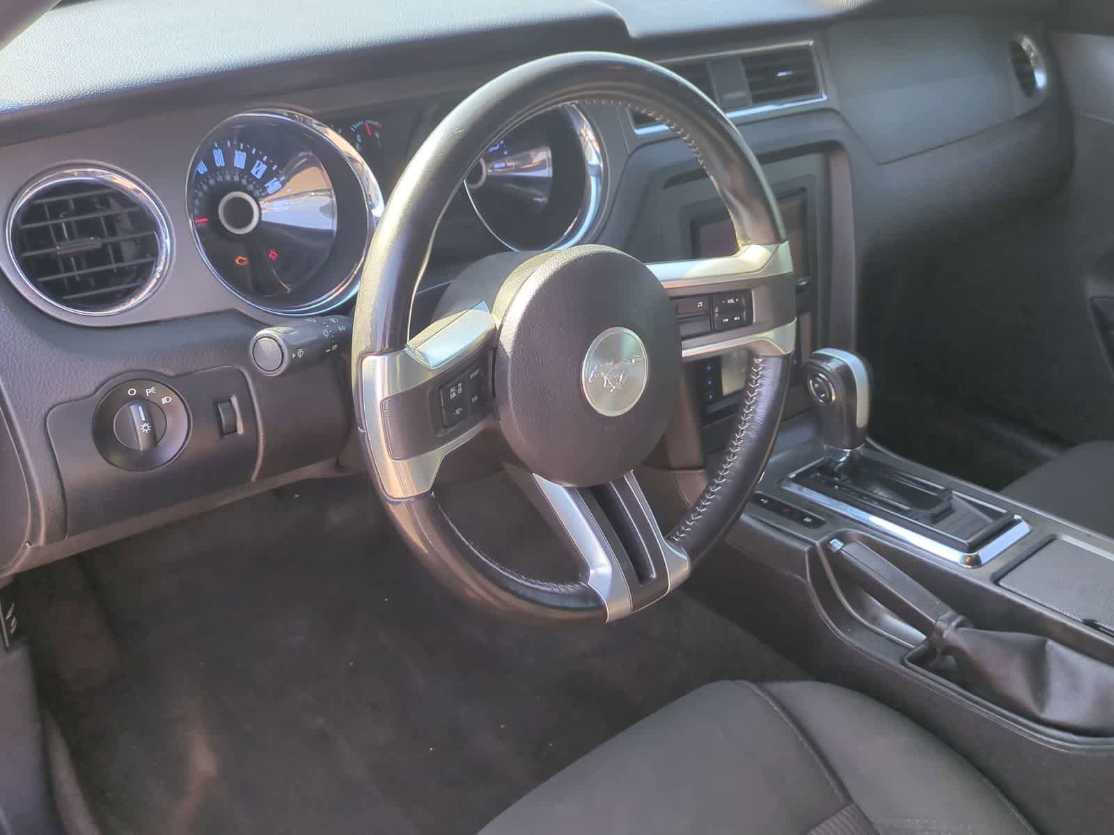 Used 2014 Ford Mustang Convertible RWD video 2