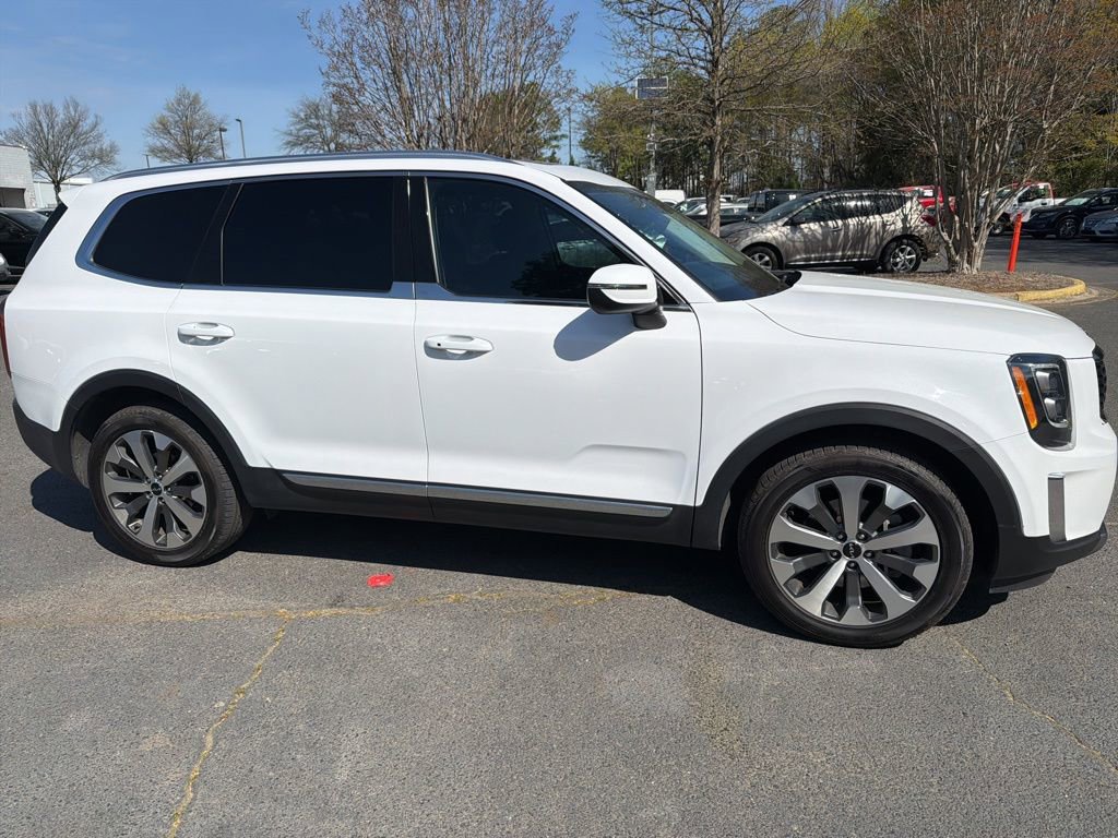 Used 2022 Kia Telluride EX w/ EX Premium Package image 4