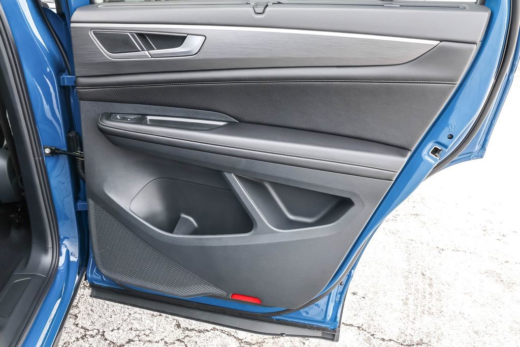 New 2026 Volkswagen Atlas Cross Sport SE image 38