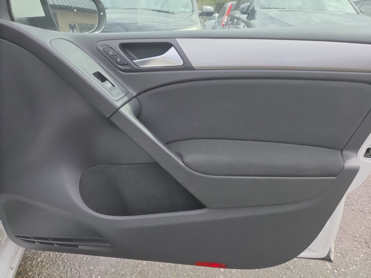 Used 2013 Volkswagen Golf TDI image 32