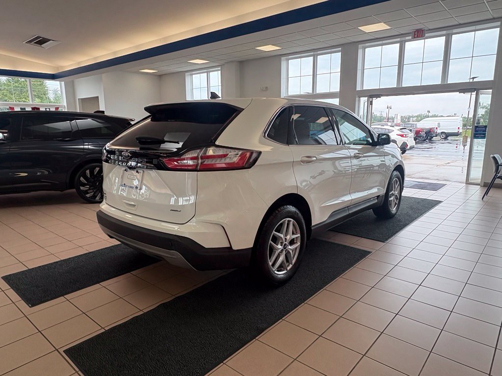 Used 2023 Ford Edge SEL AWD/4WD image 5
