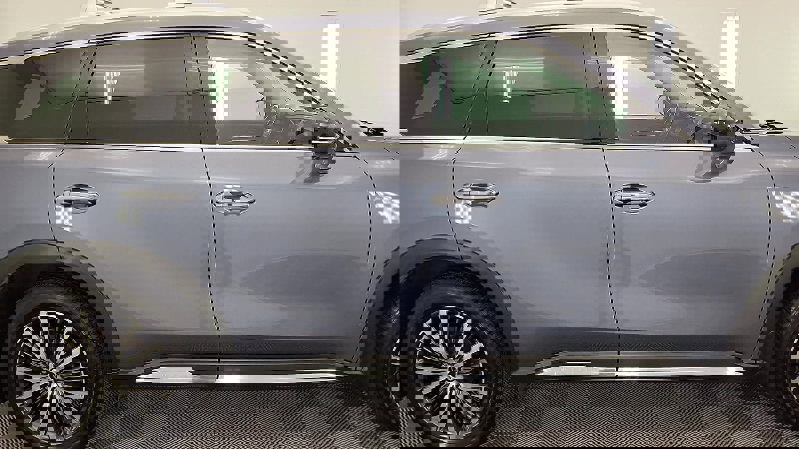 Used 2023 INFINITI QX60 Sensory w/ Cargo Package image 5