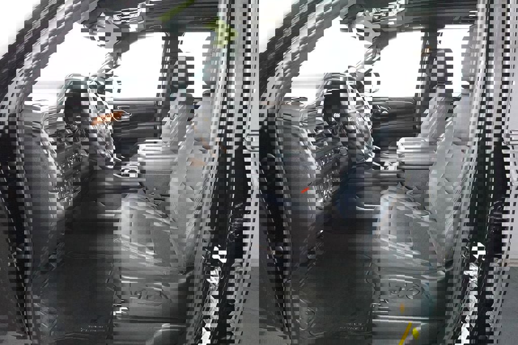 Used 2023 Chevrolet Tahoe High Country w/ Premium Package AWD/4WD image 26