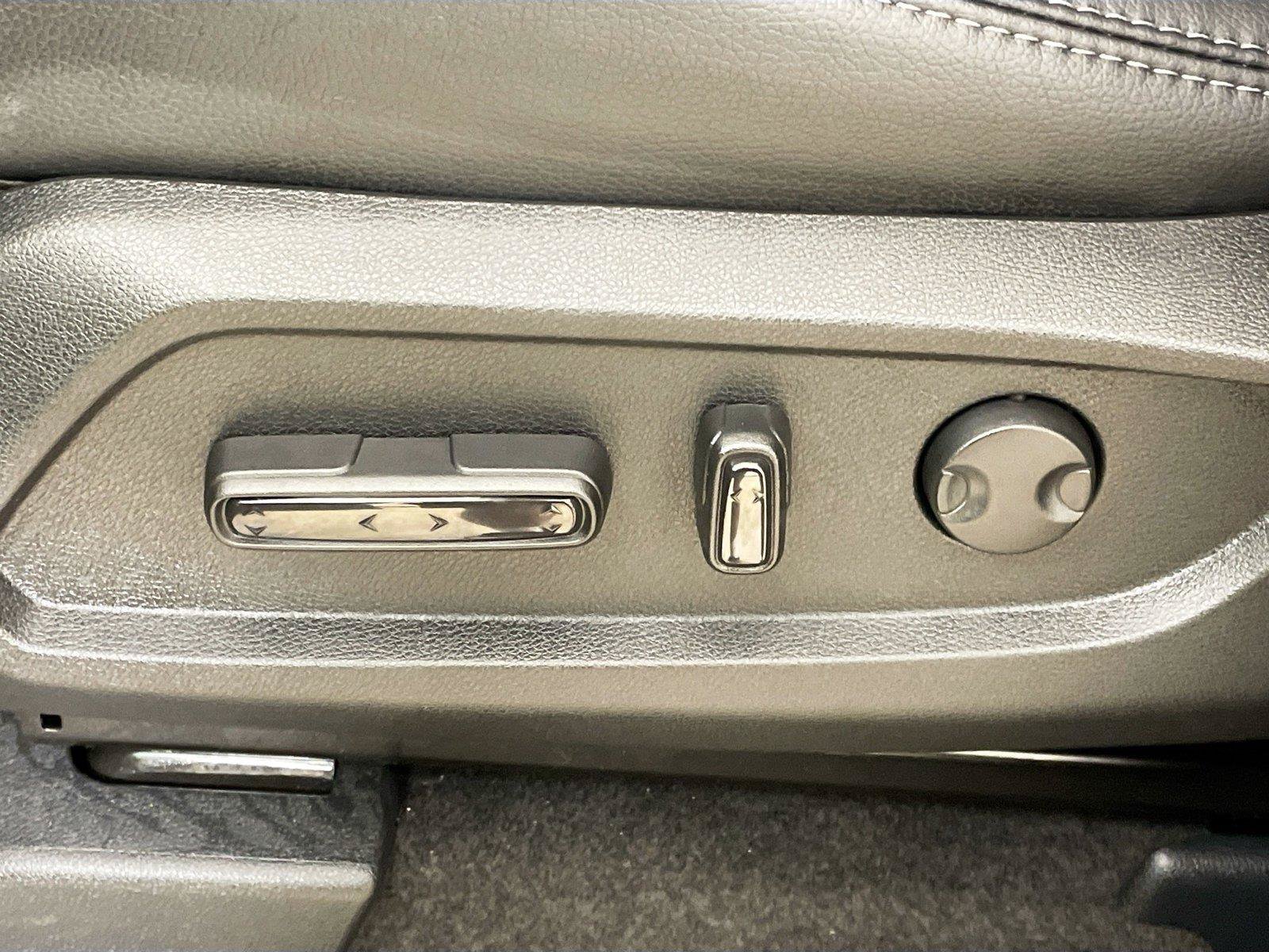 Used 2025 Honda Pilot Touring image 23